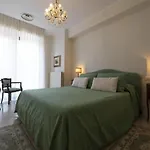 Apartamento Casa Lazzarini Luxury Di Fronte Al Teatro Rossini