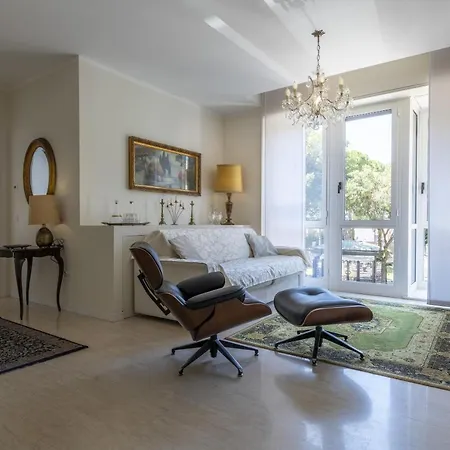 Apartment Casa Lazzarini Luxury Di Fronte Al Teatro Rossini Pesaro