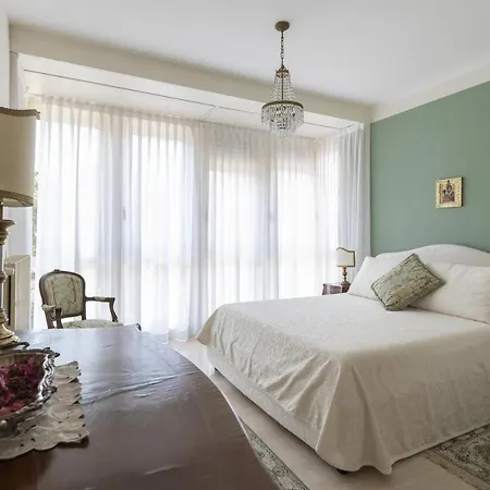 Casa Lazzarini Luxury Di Fronte Al Teatro Rossini