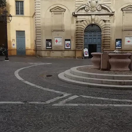 Apartment Casa Lazzarini Luxury Di Fronte Al Teatro Rossini *