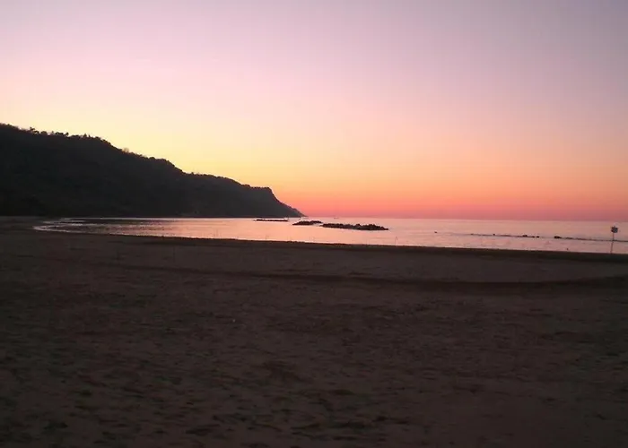 Casa Lazzarini Luxury Di Fronte Al Teatro Rossini Apartment