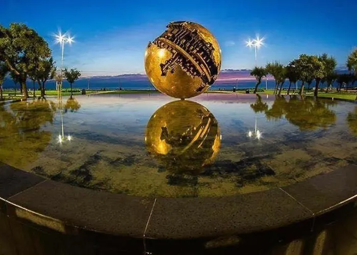 Casa Lazzarini Luxury Di Fronte Al Teatro Rossini Apartment