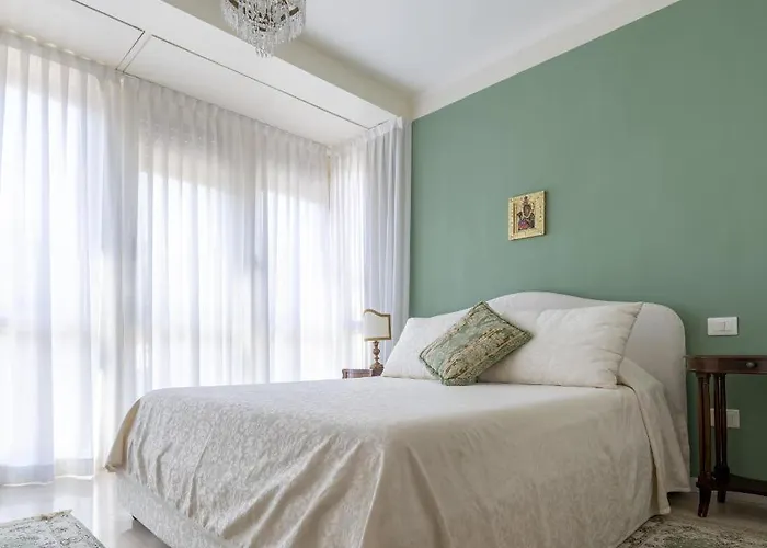 Casa Lazzarini Luxury Di Fronte Al Teatro Rossini Apartment