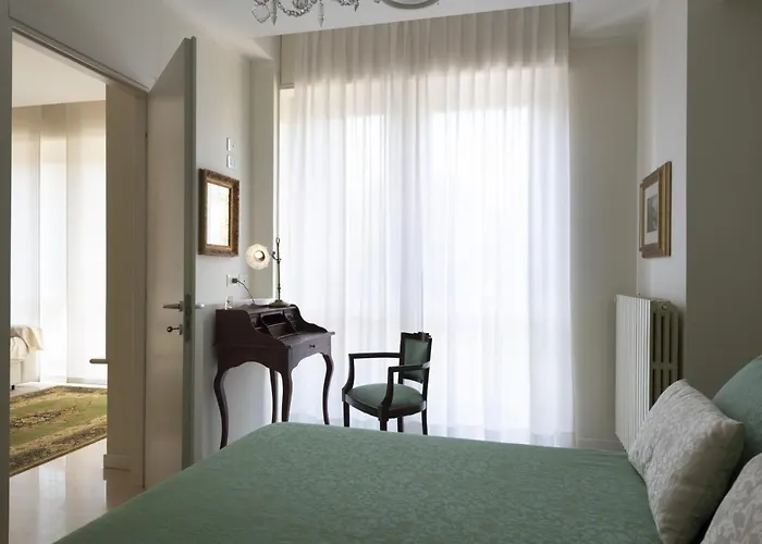 شقة Casa Lazzarini Luxury Di Fronte Al Teatro Rossini