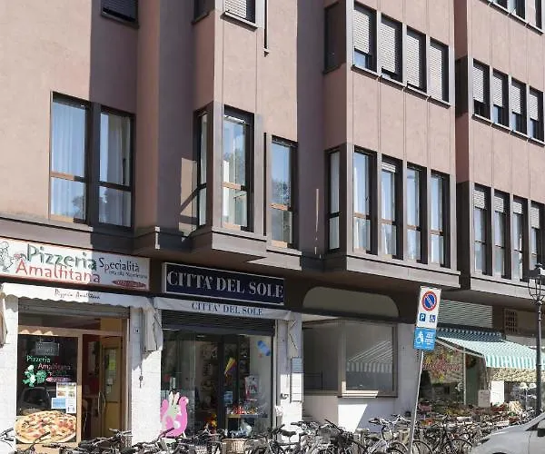 Casa Lazzarini Luxury Di Fronte Al Teatro Rossini شقة