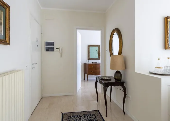 Casa Lazzarini Luxury Di Fronte Al Teatro Rossini *