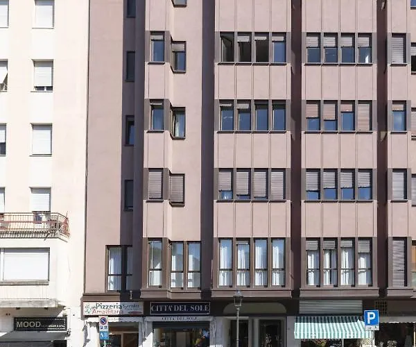 شقة Casa Lazzarini Luxury Di Fronte Al Teatro Rossini *