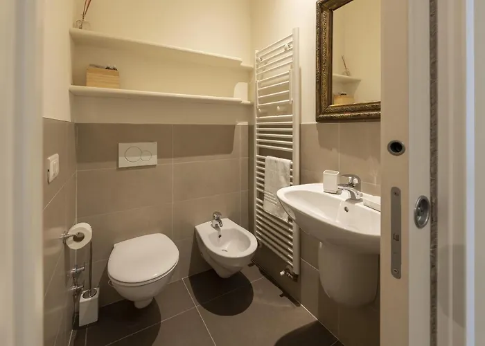 Casa Lazzarini Luxury Di Fronte Al Teatro Rossini *