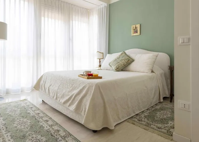 Casa Lazzarini Luxury Di Fronte Al Teatro Rossini