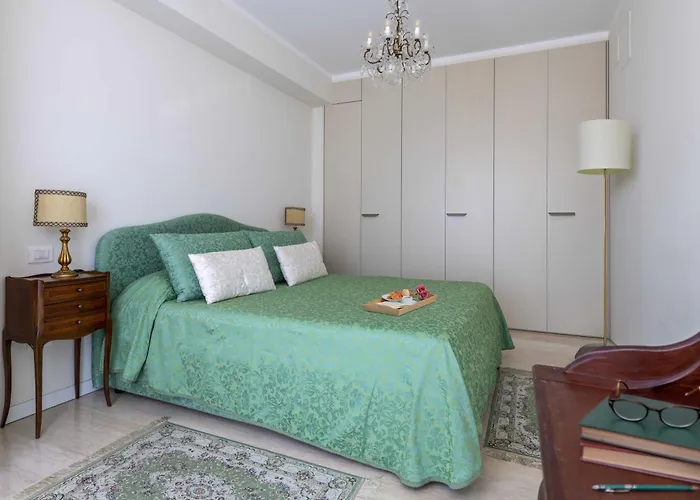 Casa Lazzarini Luxury Di Fronte Al Teatro Rossini Apartment